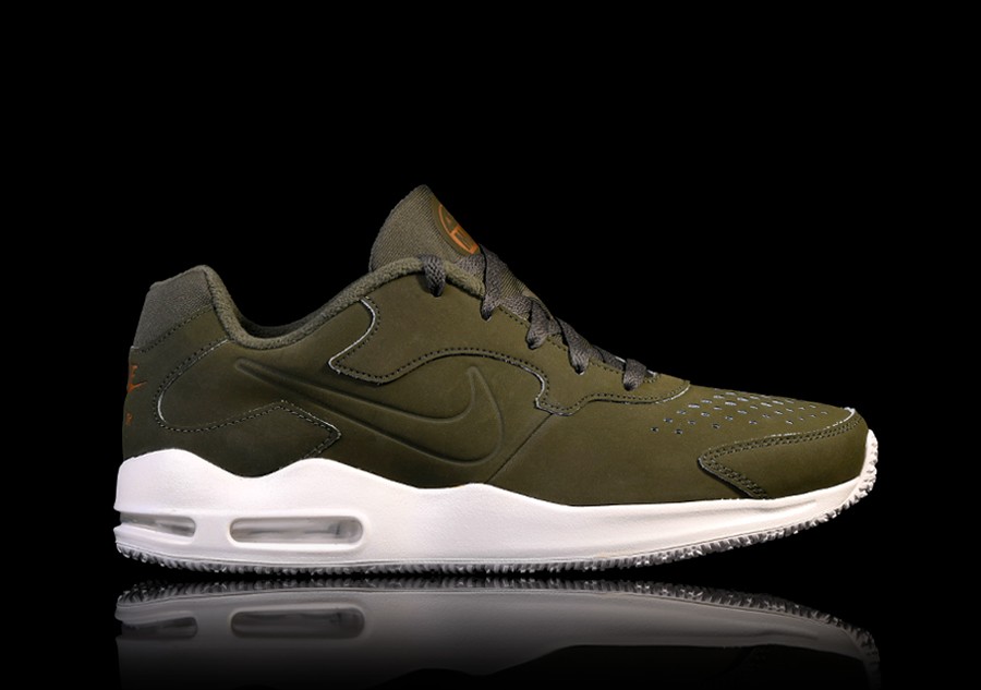 nike air max guile trainers