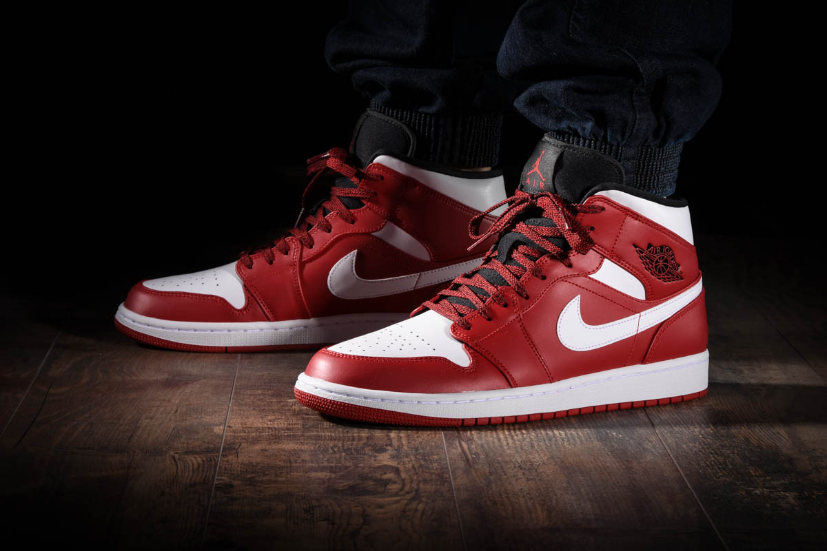 NIKE AIR JORDAN 1 RETRO MID CHICAGO