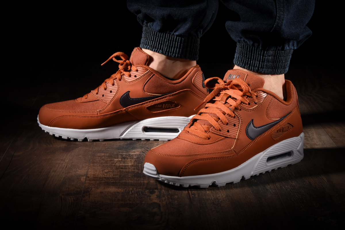 NIKE AIR MAX 90 ESSENTIAL DARK RUSSET fur 140 00 kicksmaniac