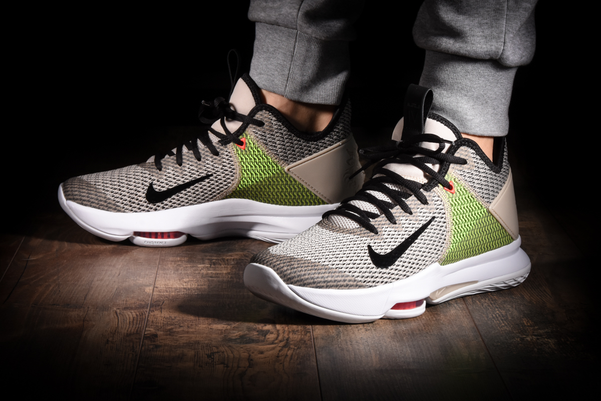 nike jordan witness 4
