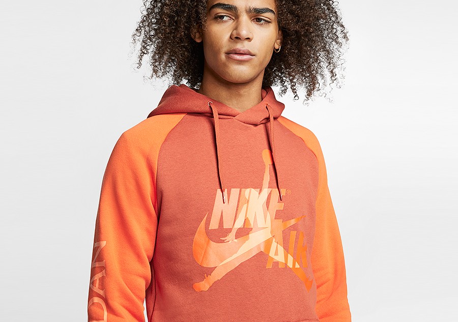 nike classic pullover hoodie