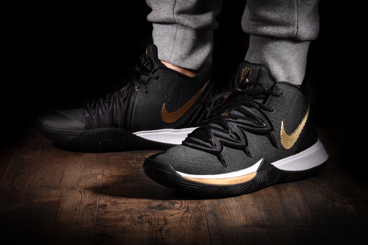 NIKE KYRIE 5 BLACK METALLIC GOLD