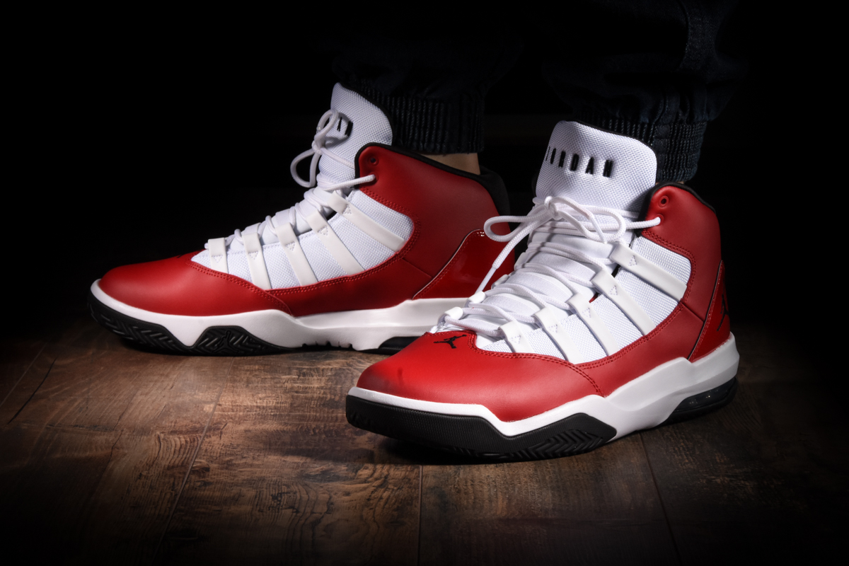 Nike Air Jordan Max Aura Gym Red Für €11500 2839