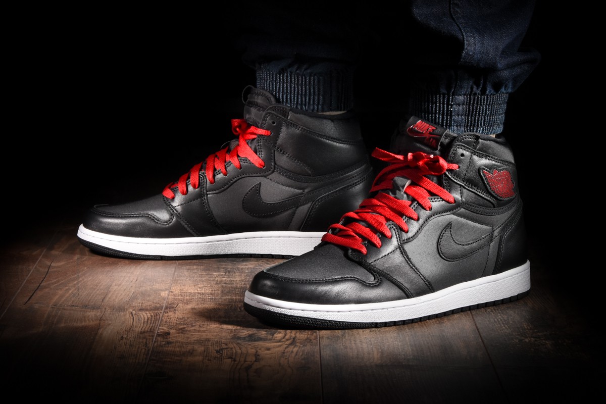 Nike air jordan 1 retro high og black/gym outlet red satin