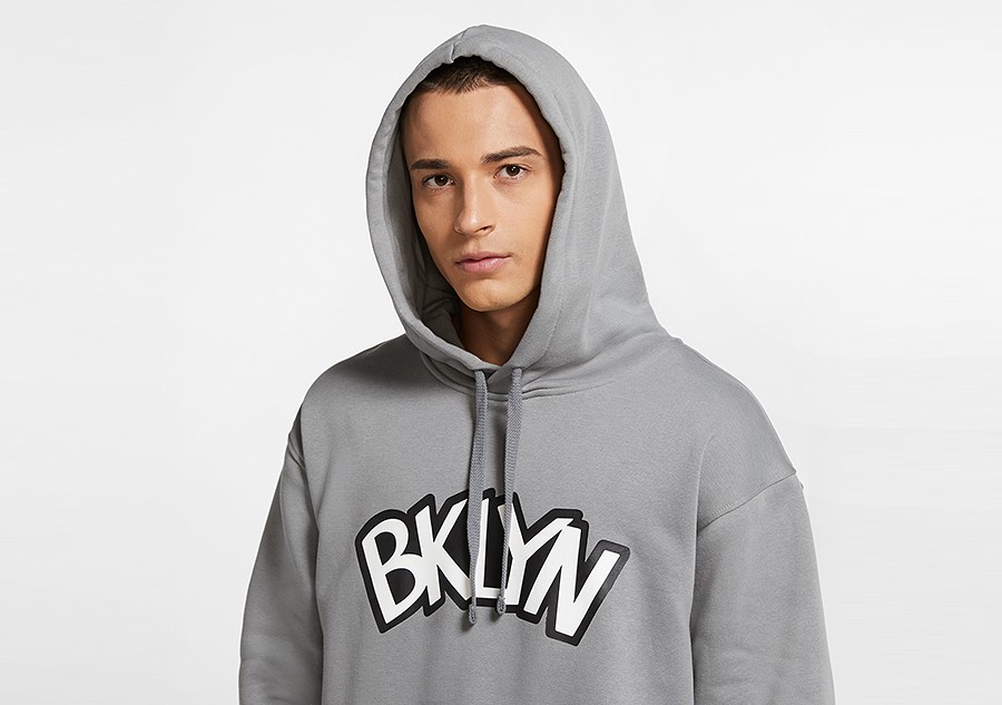 Brooklyn Nets Spotlight Men's Nike Dri-Fit NBA Crew-Neck Sweatshirt