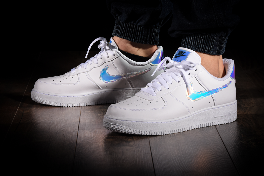 NIKE AIR FORCE 1 LOW IRIDESCENT PIXEL