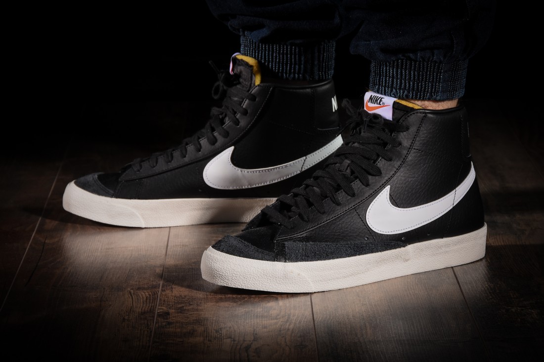 NIKE BLAZER MID VNTG '77 BLACK