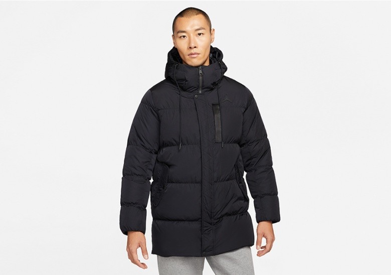 NIKE AIR JORDAN ESSENTIAL STATEMENT DOWN PARKA BLACK